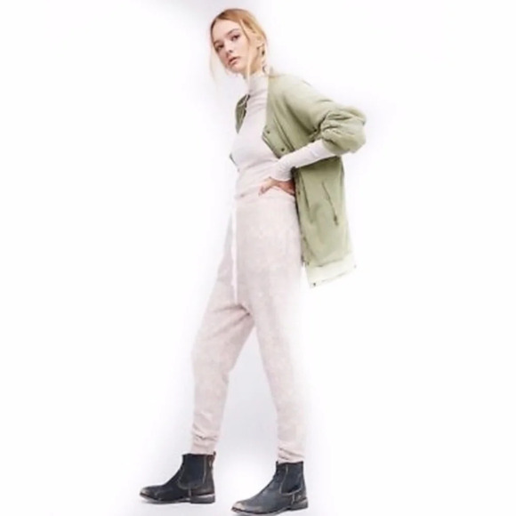 NWOT FREE PEOPLE Sweater Slouchy High rise Jogger Pant - Picture 4 of 13